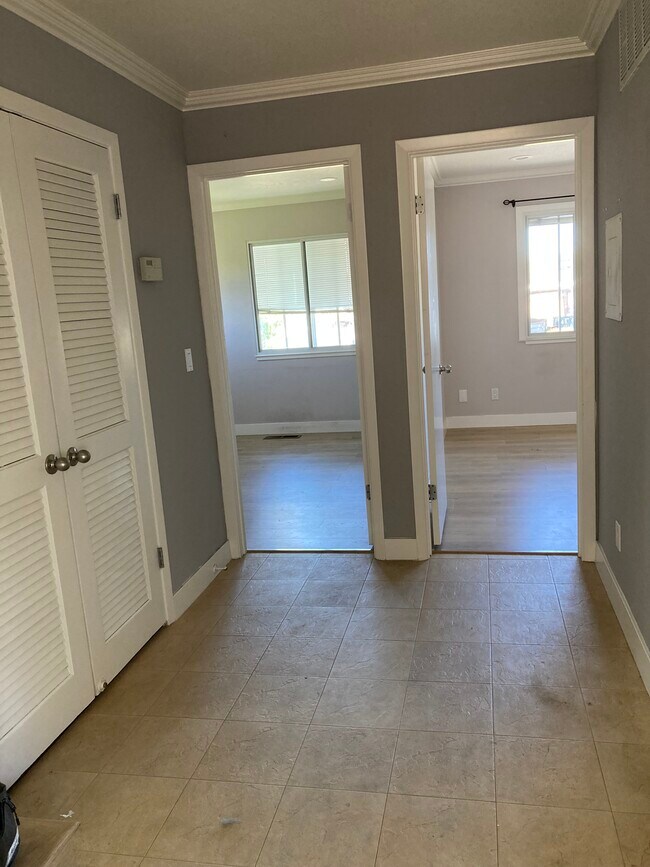 Foto del edificio - 2058 S Delaware St