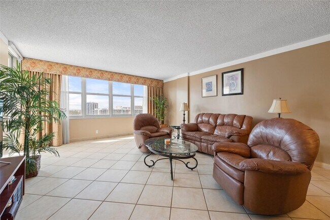 Foto del edificio - 3725 S Ocean Dr