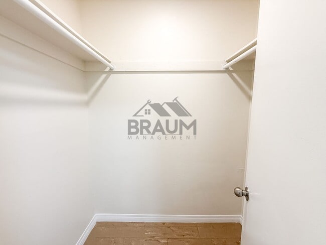 Building Photo - 6612 Sylmar Ave