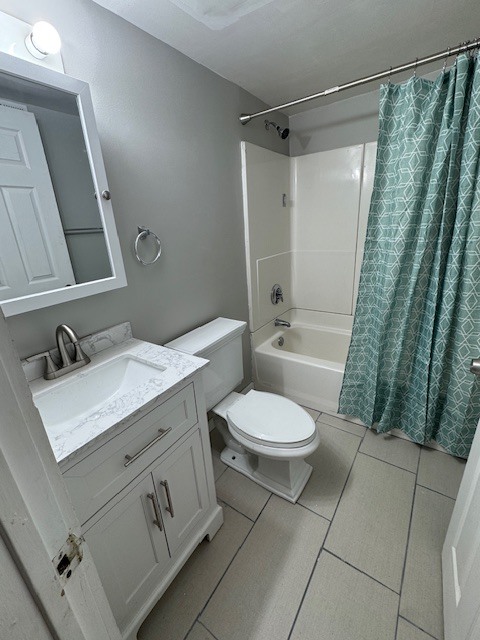 renovated bathroom - 25 Minerva St