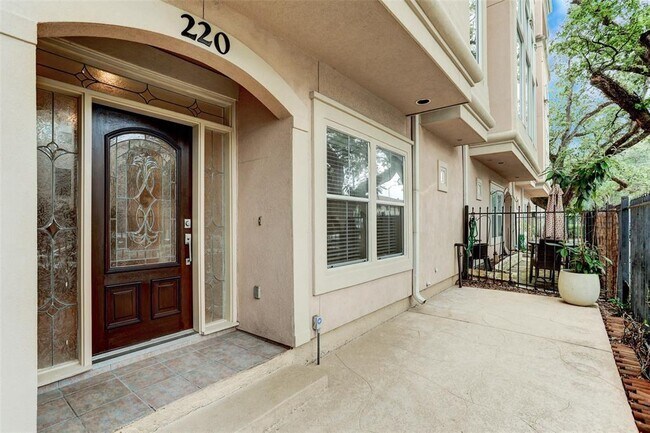 Foto del edificio - 220 Avondale St