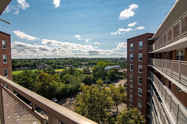 Foto del edificio - 91 Strawberry Hill Ave