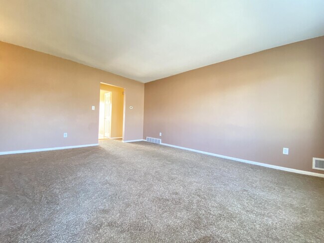 Foto del edificio - 2512 18th Ave NW