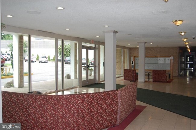 Building Photo - 4520 King St