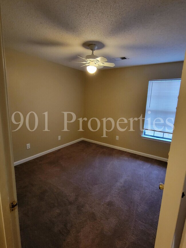 Building Photo - 2812 Maryland Cir W