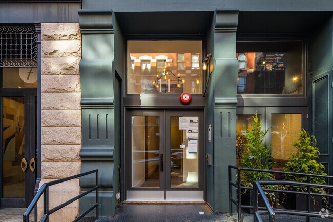 Entrada - 11 Harrison St