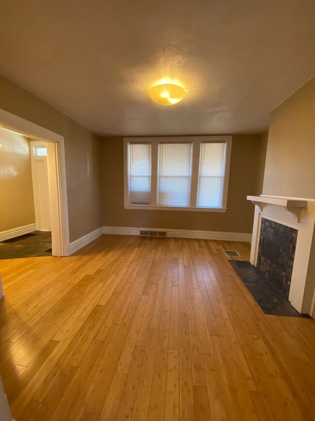 Foto del edificio - Now showing, Updated 3BR 2 Full Bath house...