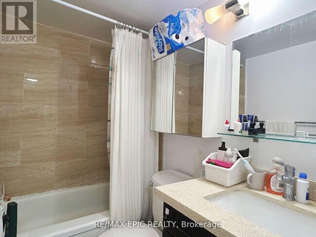 Photo du bâtiment - 350 Seneca Hill Dr