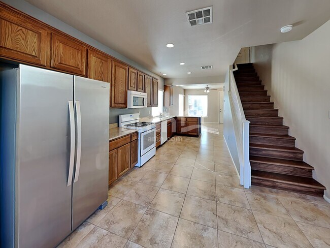 Building Photo - 10382 September Flower St