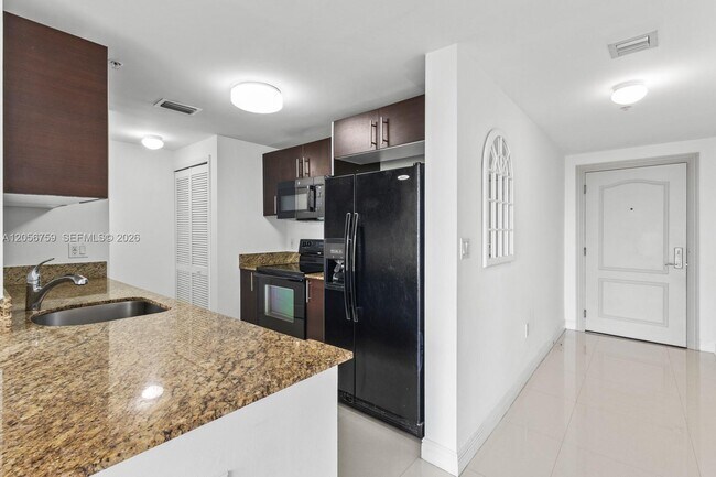 Foto del edificio - 2701 SW 3rd Ave