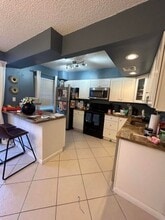 Building Photo - 818 Sandtree Dr