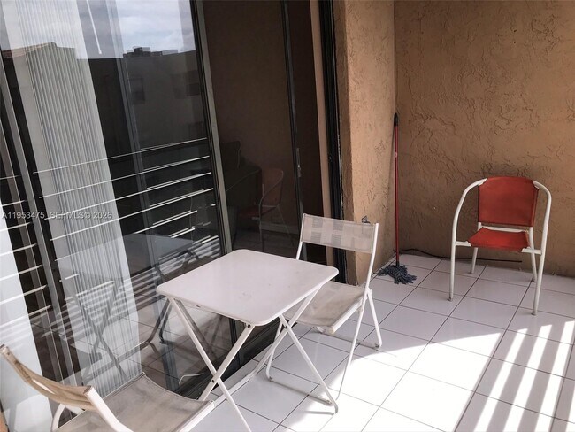 Foto del edificio - 1820 SW 81st Ave