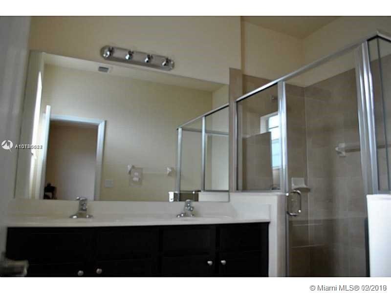 Building Photo - 9532 SW 169th Pl