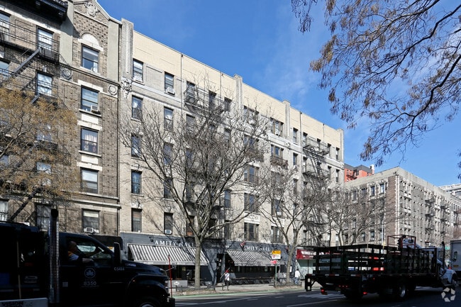 Building Photo - 200 W 109th St