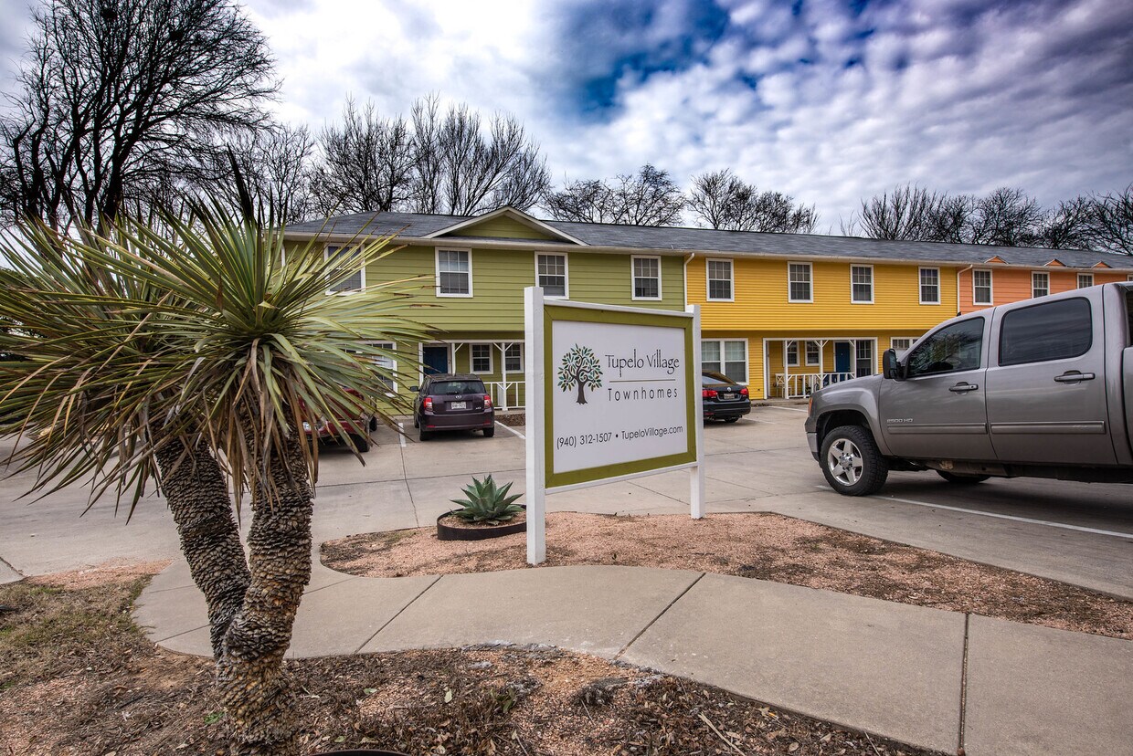 1507 Mingo Rd, Denton, TX 76209 Townhome Rentals in Denton TX