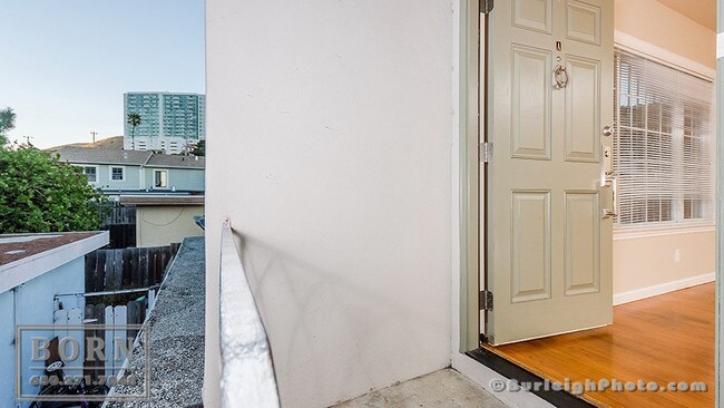 Foto del edificio - 145 Gardiner Ave