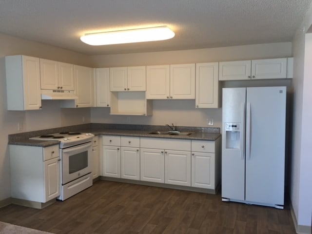 Building Photo - 1 Bedroom, 1 Bathroom, 1 Parking (801 Sout...