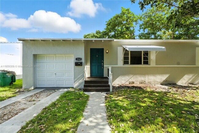 Building Photo - 2545 SW 27th Ln