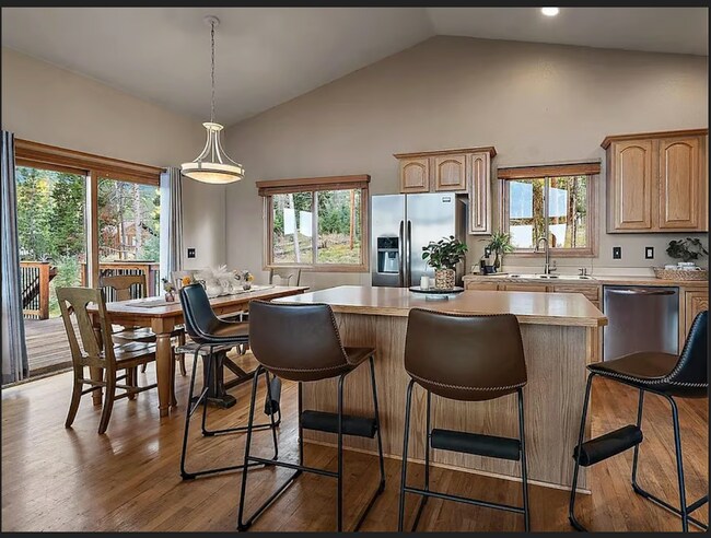 Foto del edificio - 34878 Forest Estates Rd