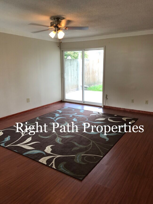 Foto del edificio - 671 Bell Ave