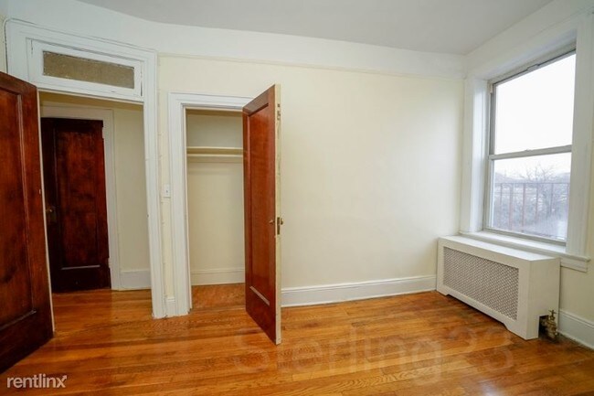 Foto del edificio - 2 br, 1 bath Apartment - 2276 41st St
