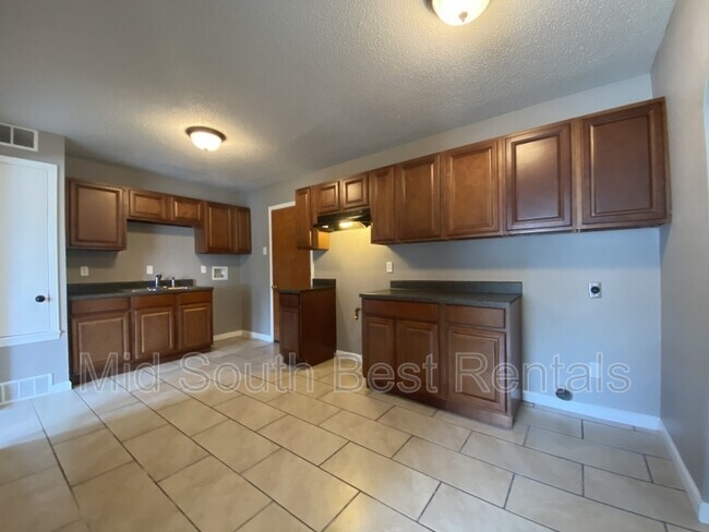 Building Photo - 4179 Leacrest Cove