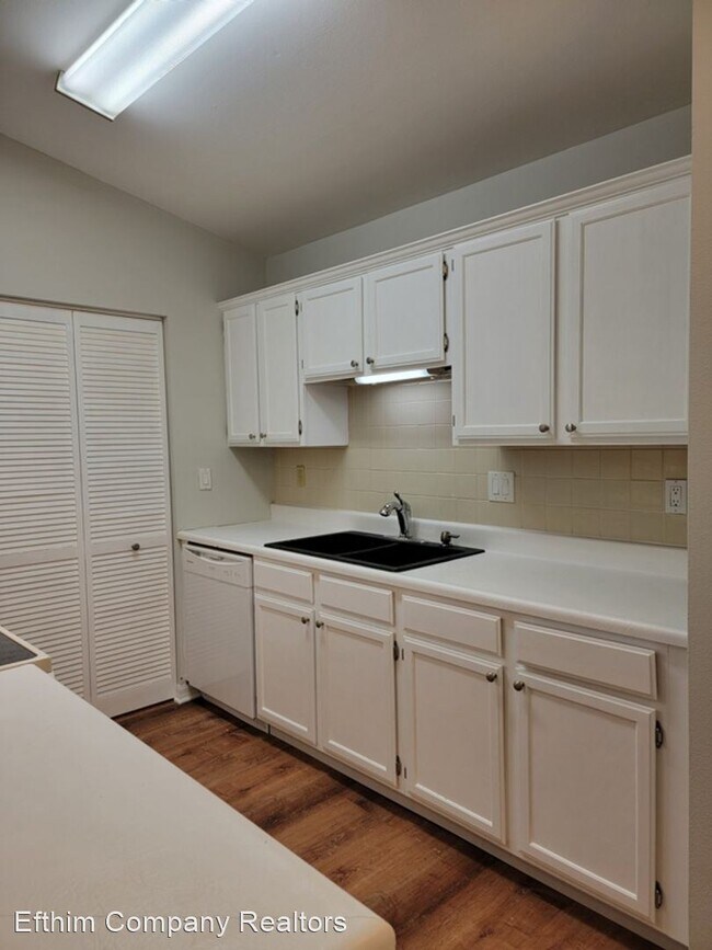 Building Photo - 2337 Sandalwood Creek Ct