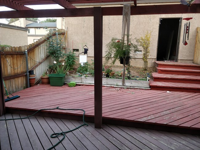 Building Photo - 104 Tamarisk St