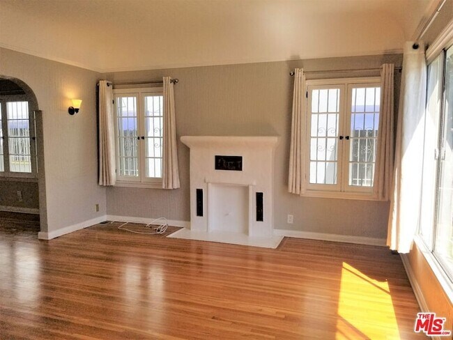 Foto del edificio - 329 N Ogden Dr