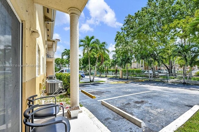 Foto del edificio - 6900 NW 179th St