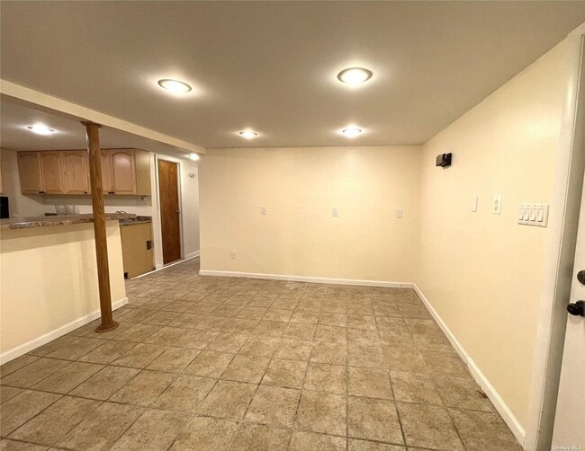 Building Photo - 171 Wood Rd