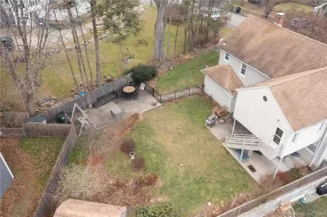 Foto del edificio - 135 Ball Farm Rd