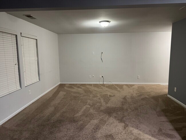 Building Photo - 5919 Fazenda Dr
