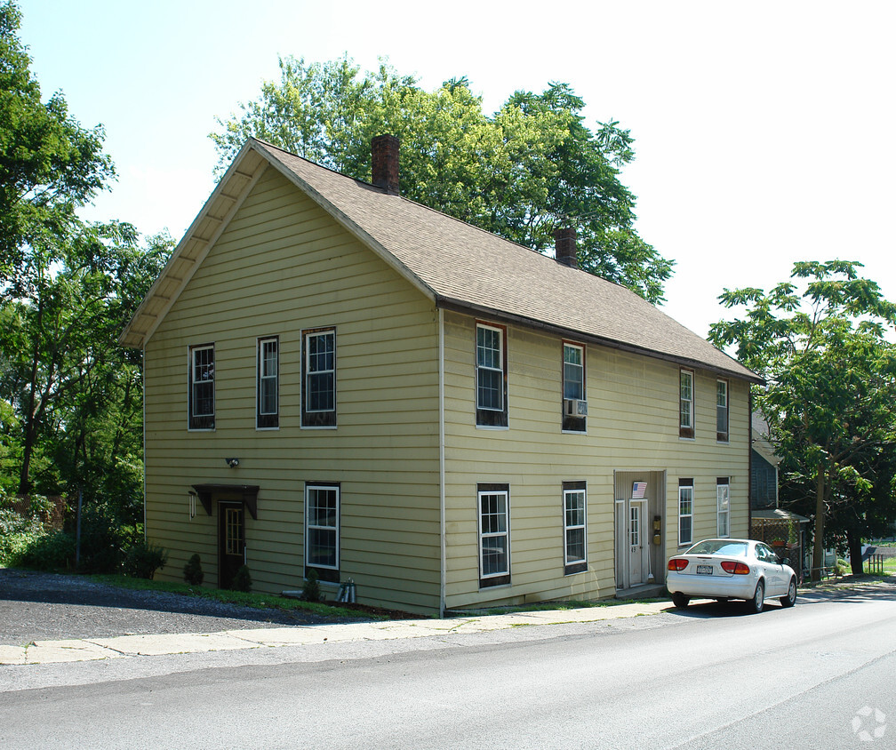 49 Mansion St, Coxsackie, NY 12051 - Apartments in Coxsackie, NY ...