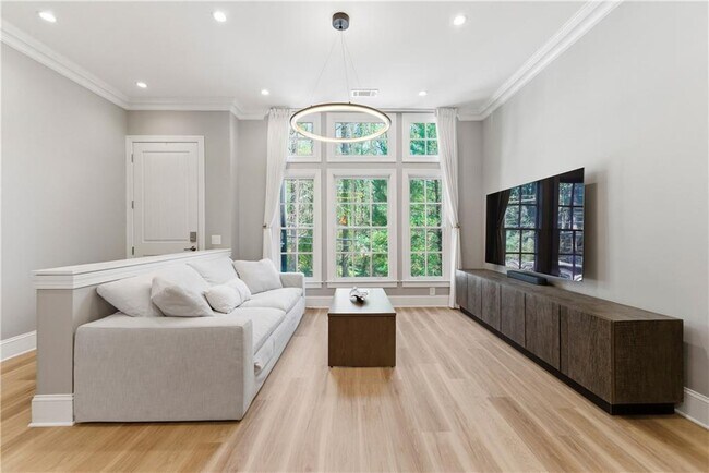 Foto del edificio - 2910 Hermance Dr NE