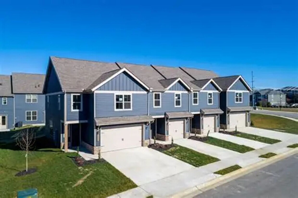 Modern 3BR Townhome with 2-Car Garage at Clover Ridge! - Beautiful 3bd Townhome in Alcoa