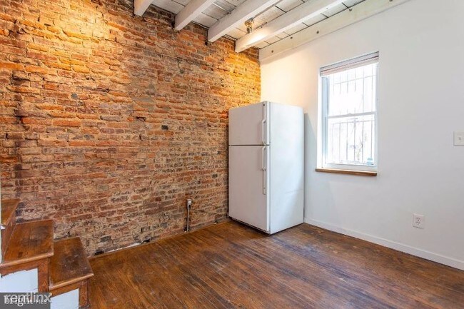 Foto del edificio - 2 br, 1 bath Townhome - 222 S. Bonsall