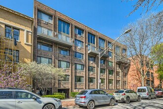 Building Photo - 644 W Arlington Pl