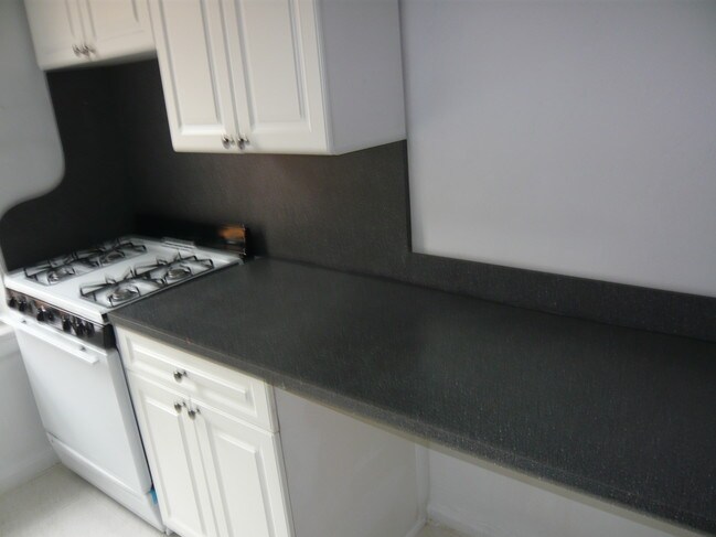 Foto del edificio - 4865 Broadway Ave