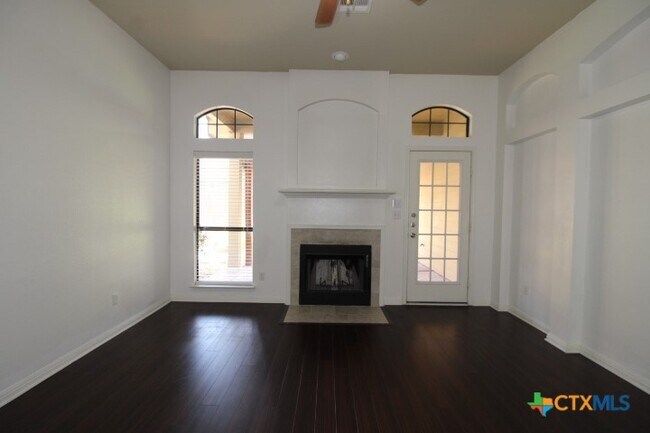 Building Photo - 3413 Castleton Dr