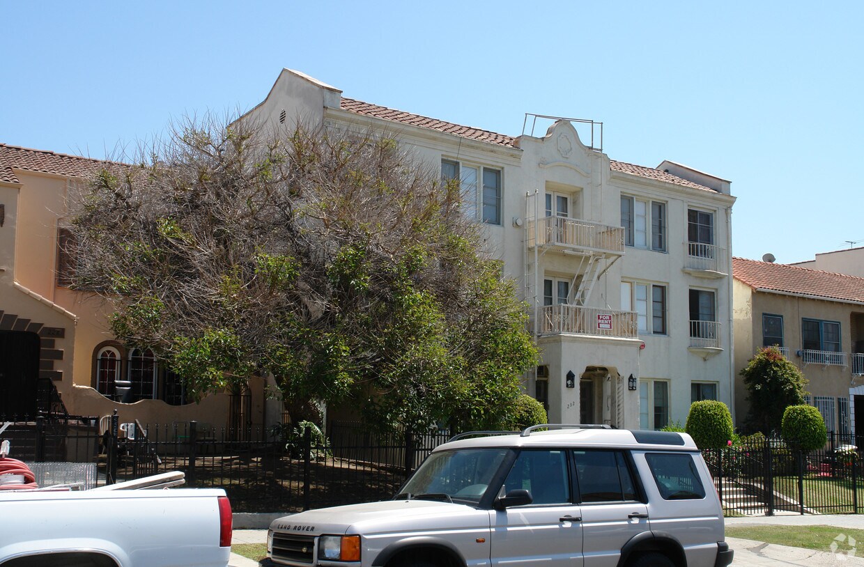 Foto del edificio - 232 S Catalina St