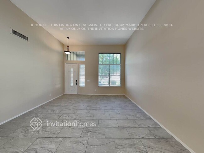 Foto del edificio - 8787 W Augusta Ave