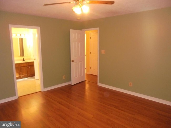 Foto del edificio - 6504 Forest Grove Dr