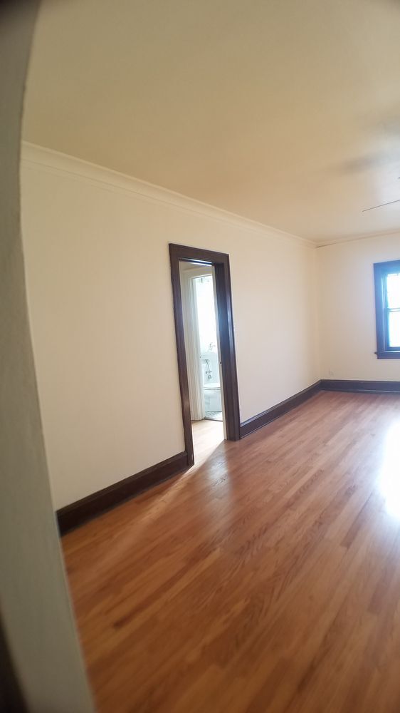 Foto del edificio - Upper 2 bedroom apartment in Wauwatosa
