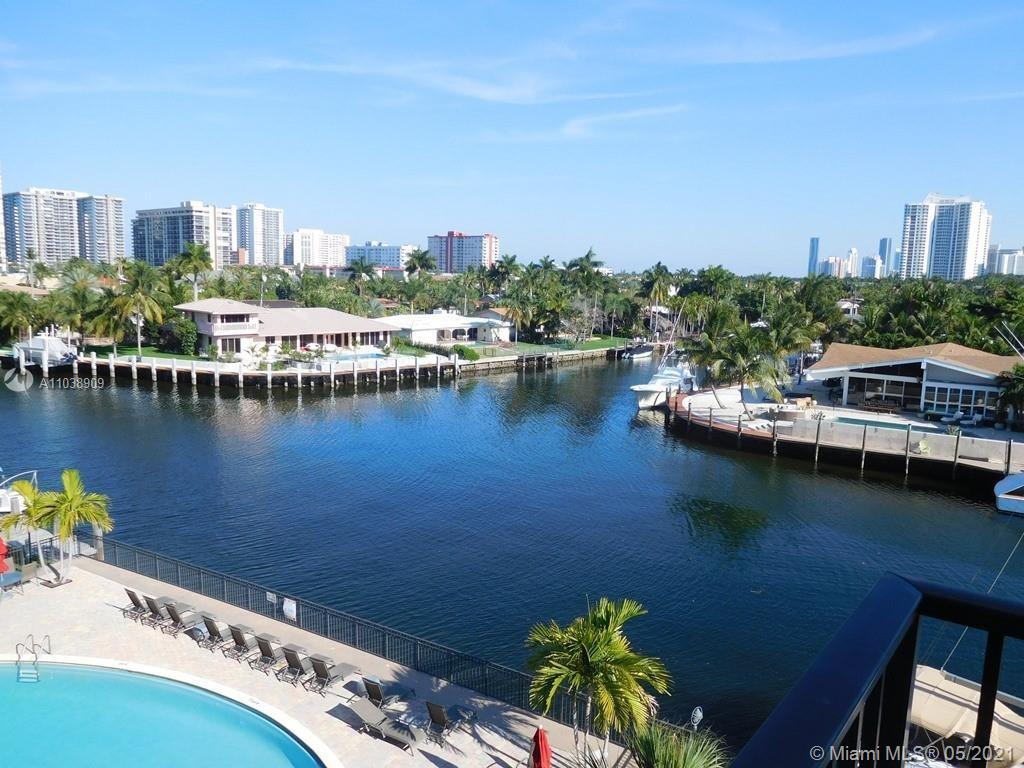 Foto principal - 301 Golden Isles Dr