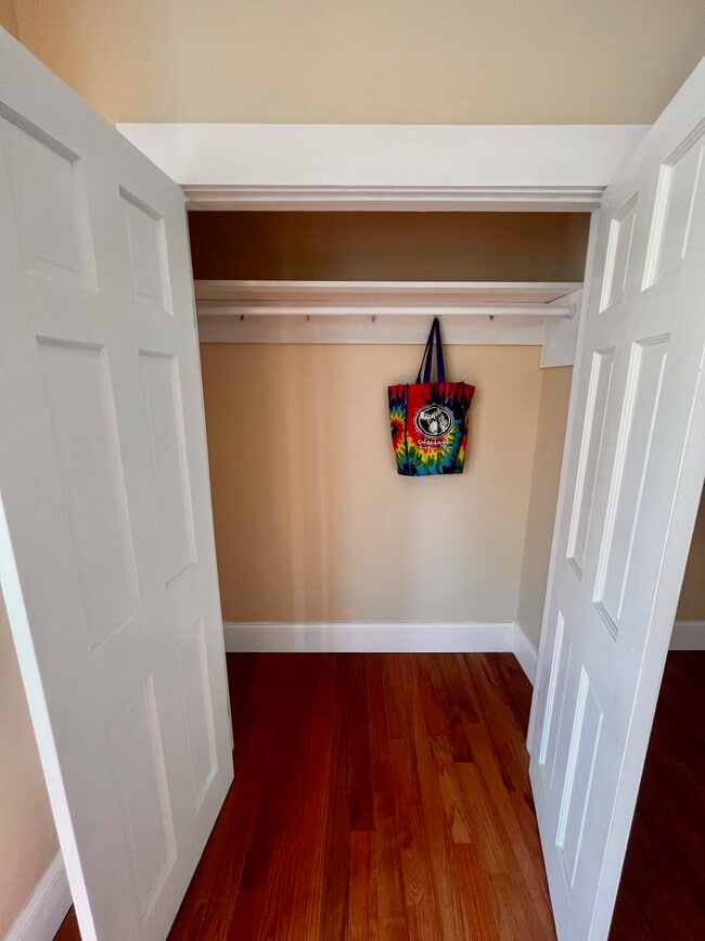 Building Photo - 51 Beacon St