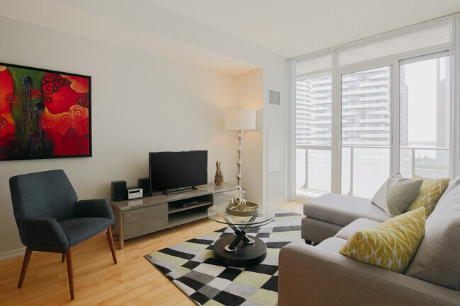 Building Photo - 81 Bay St.