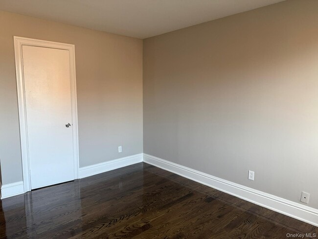 Building Photo - 140 McGlynn Pl