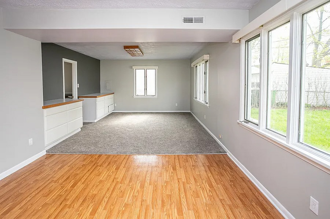 Foto del edificio - 26980 Drakefield Ave