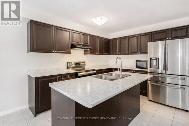 Photo du bâtiment - 7760 Redbud Ln